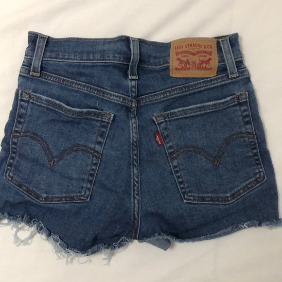 Dark Wash High Waist Levis shorts - Picture 2 of 4